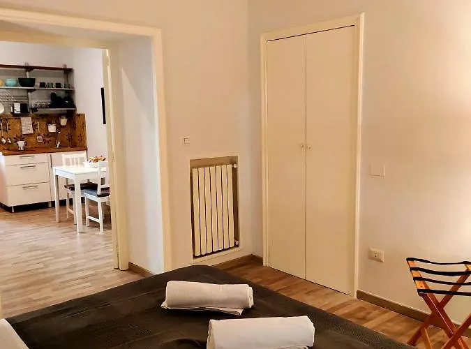 아파트 Pithecusa *