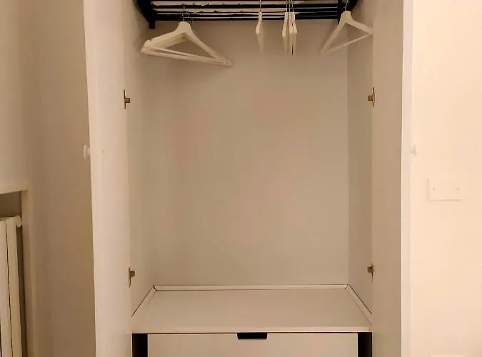 아파트 Pithecusa *