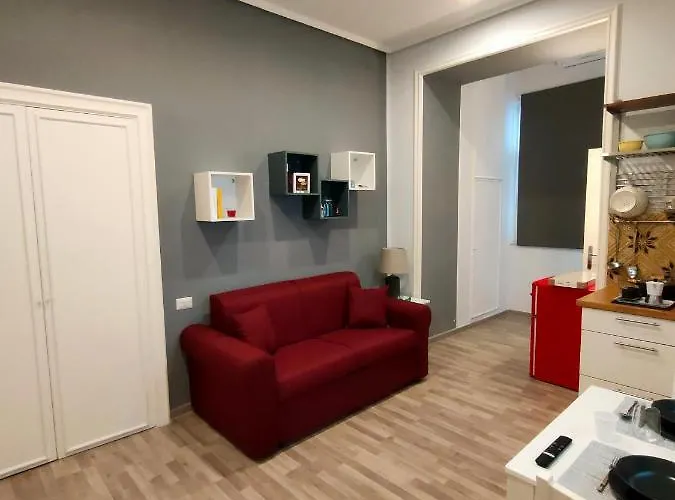 아파트 Pithecusa *