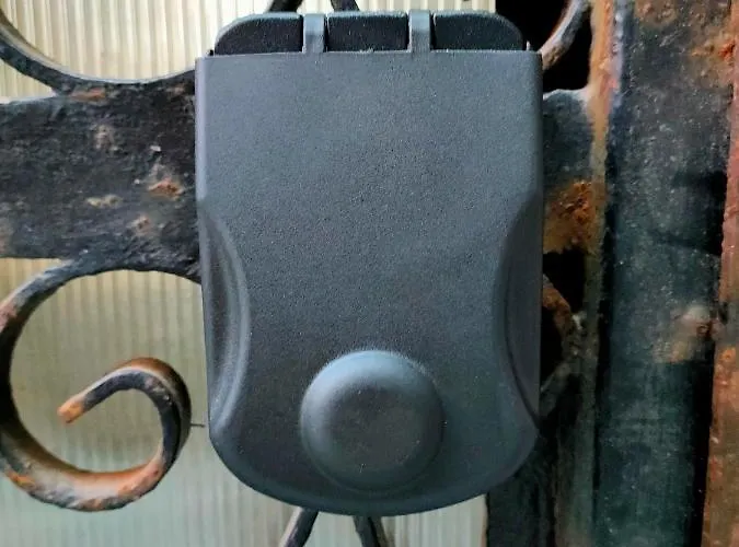 아파트 Pithecusa *